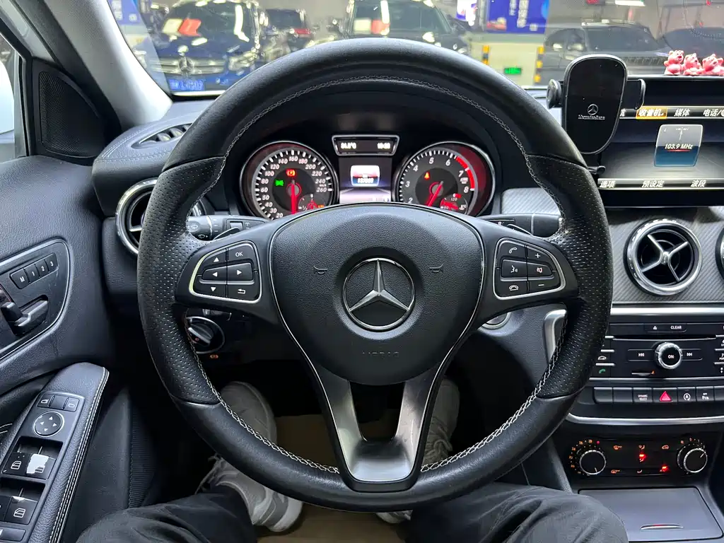 Mercedes-Benz GLA 2017