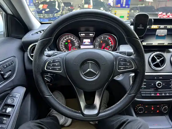Mercedes-Benz GLA 2017