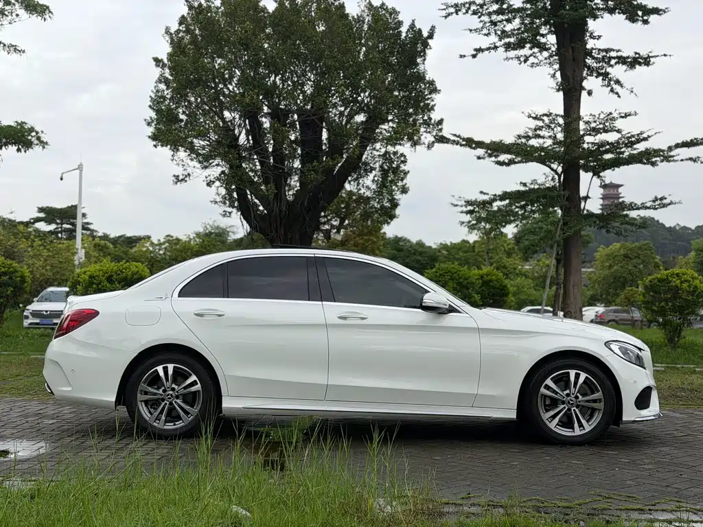 Mercedes-Benz C-Class 2017