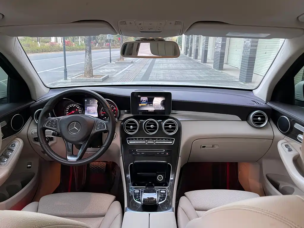Mercedes-Benz GLC 2016