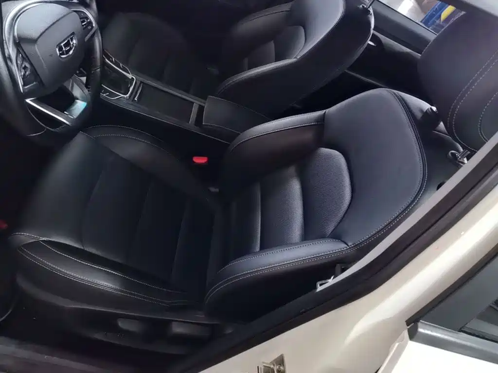 Geely Emgrand 2020 — фото 15