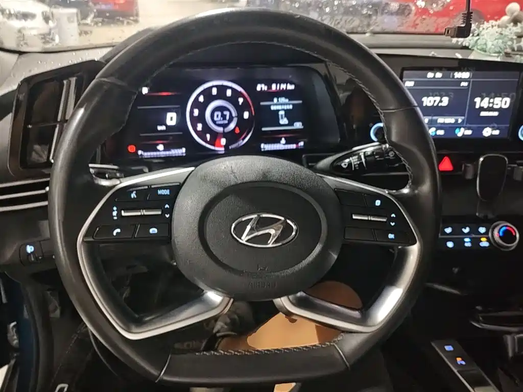 Hyundai Elantra 2021 — фото 11