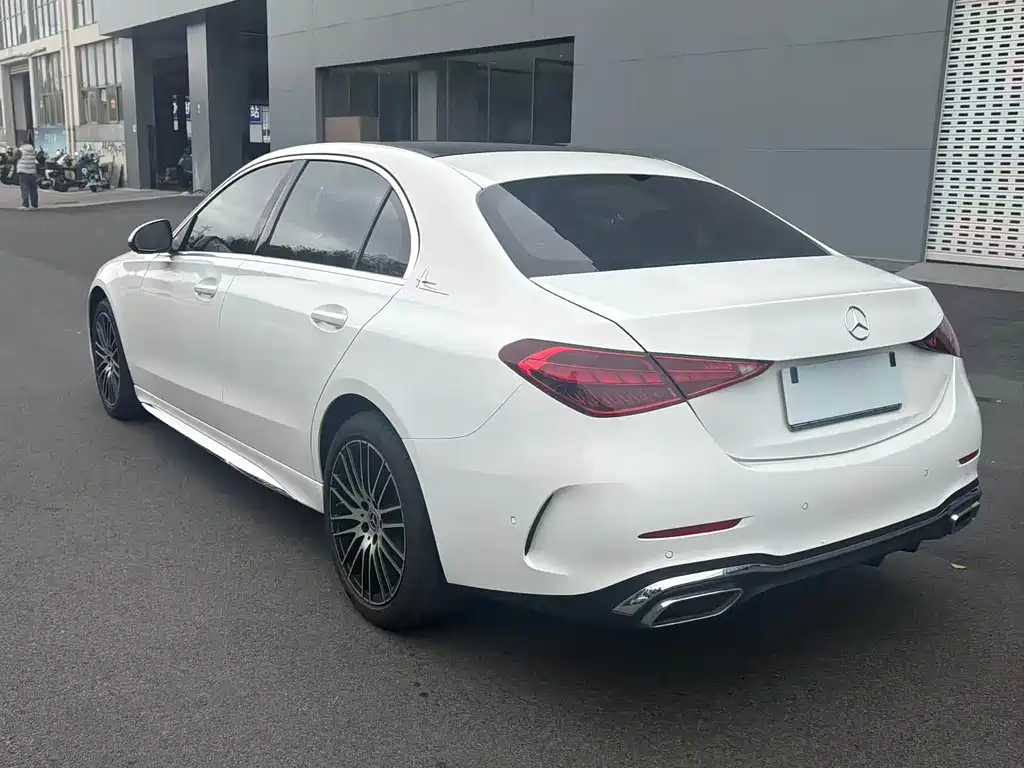 Mercedes-Benz C-Class 2023 — фото 19