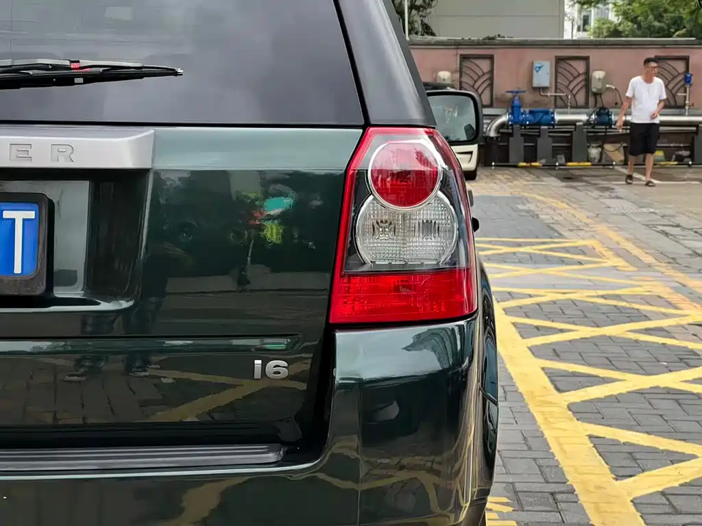 Land Rover Freelander 2 2010 — фото 12