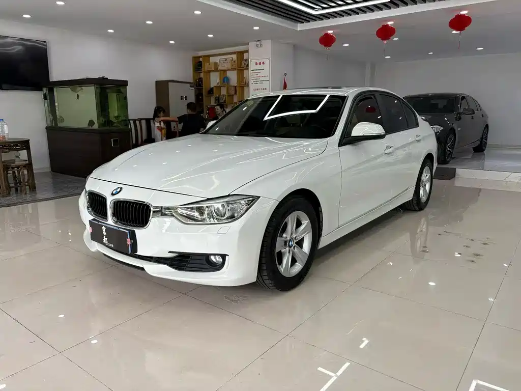BMW 3 Series 2013 — фото 1