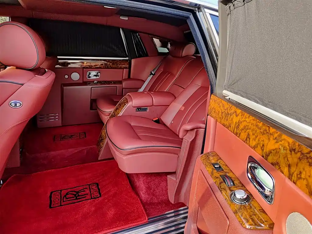 Rolls-Royce Phantom 2014 — фото 8