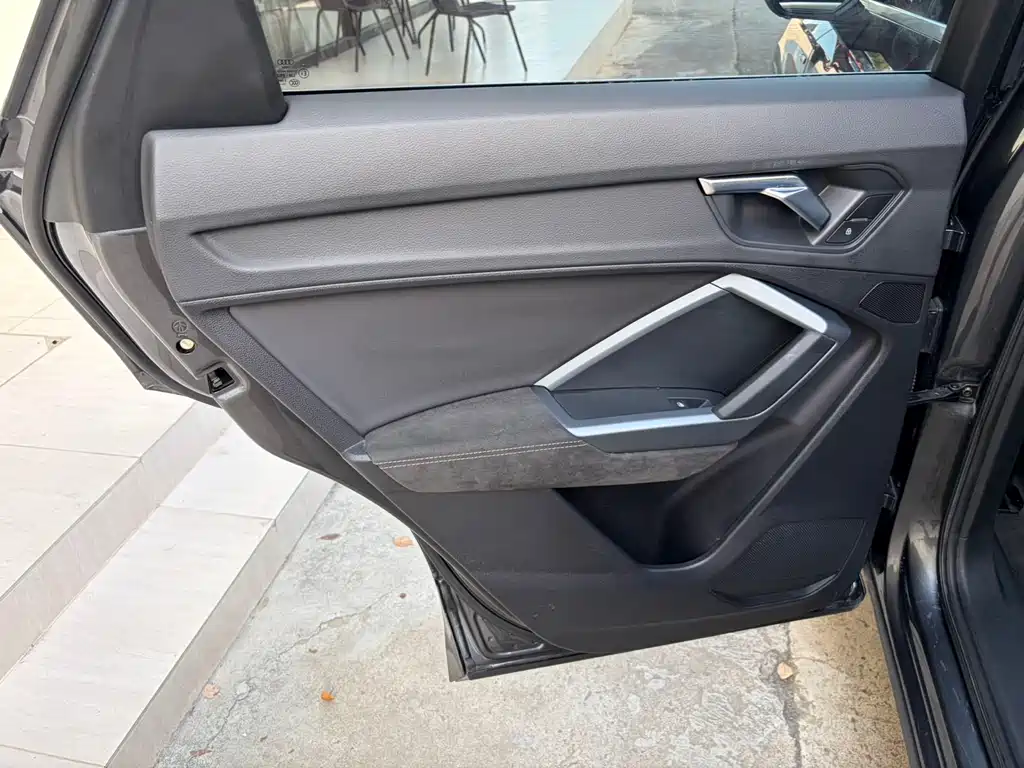Audi Q3 Sportback 2021 — фото 17
