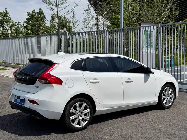 Volvo V40 2017