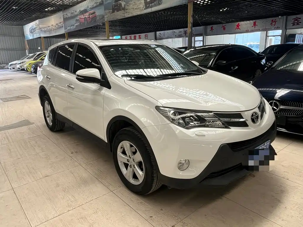 Toyota RAV4 2014 — фото 3