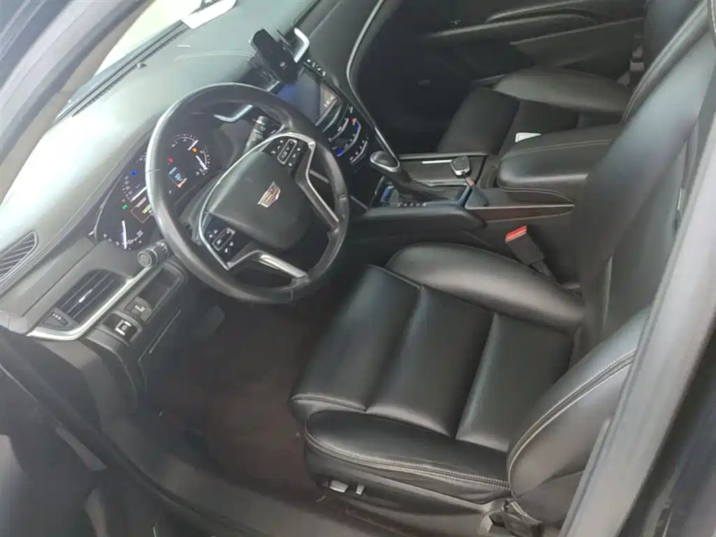 Cadillac XTS 2018 — фото 15