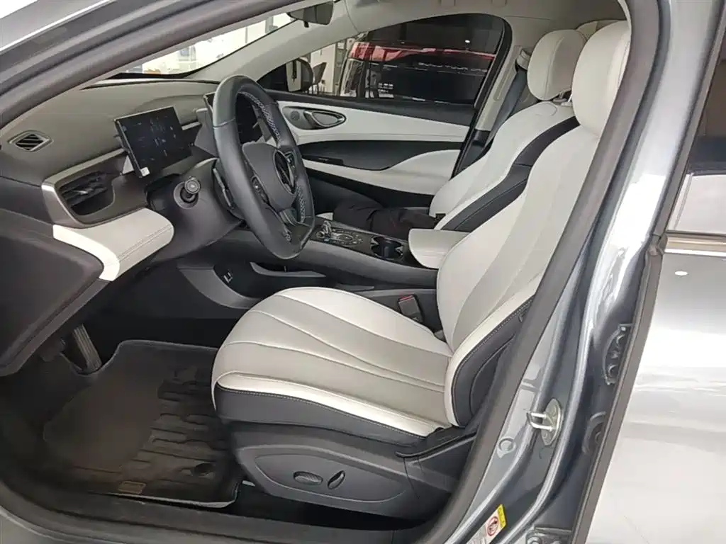 BYD Seal 05 DM-i 2025 — фото 15
