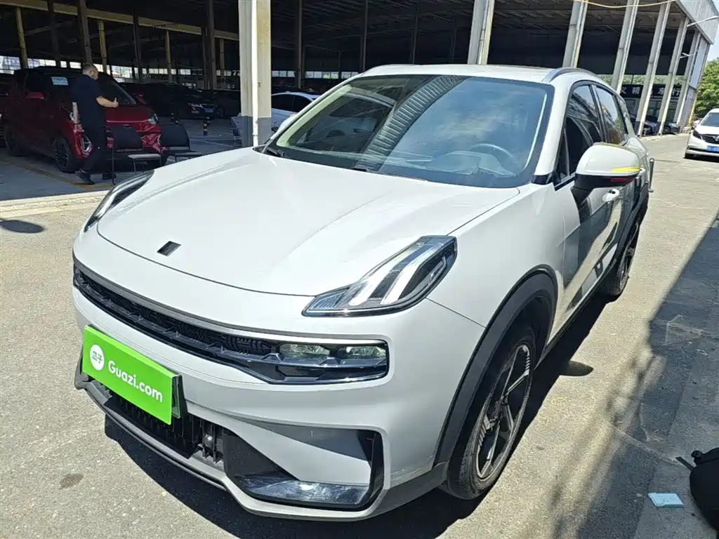Lynk & Co 06 EM-P 2023 — фото 1
