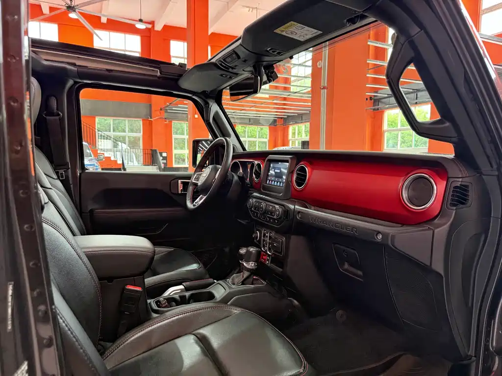Jeep Wrangler 2022 — фото 18