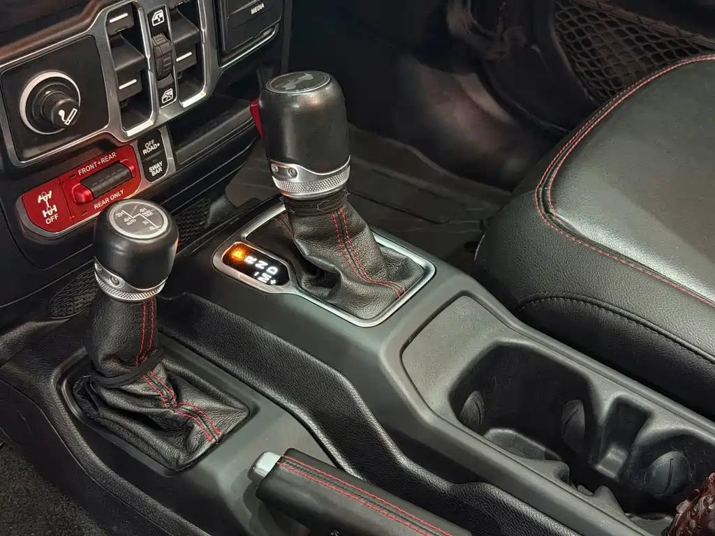 Jeep Wrangler 2022 — фото 14
