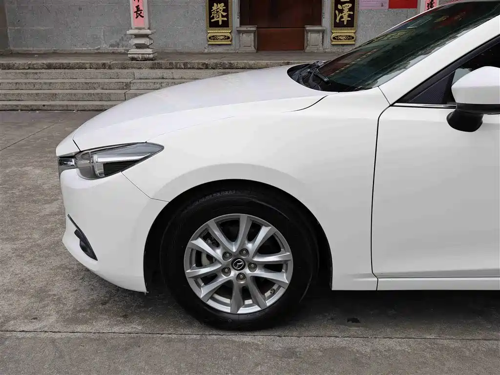 Mazda 3 Axela 2019 — фото 25
