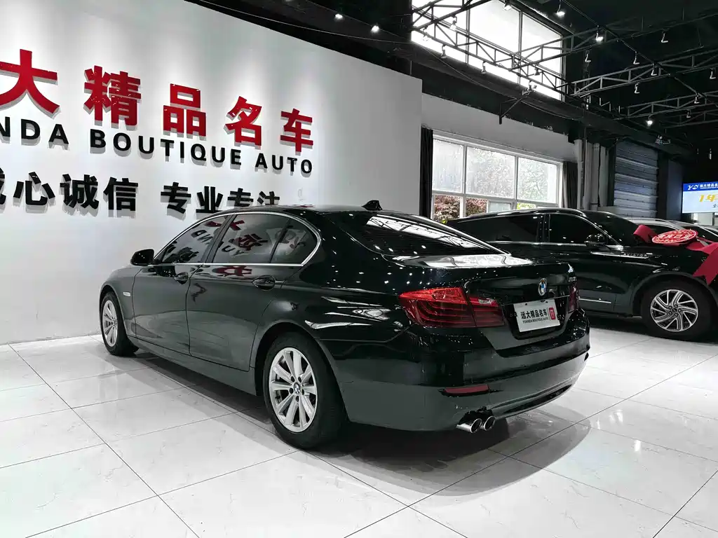 BMW 5 Series 2016 — фото 16