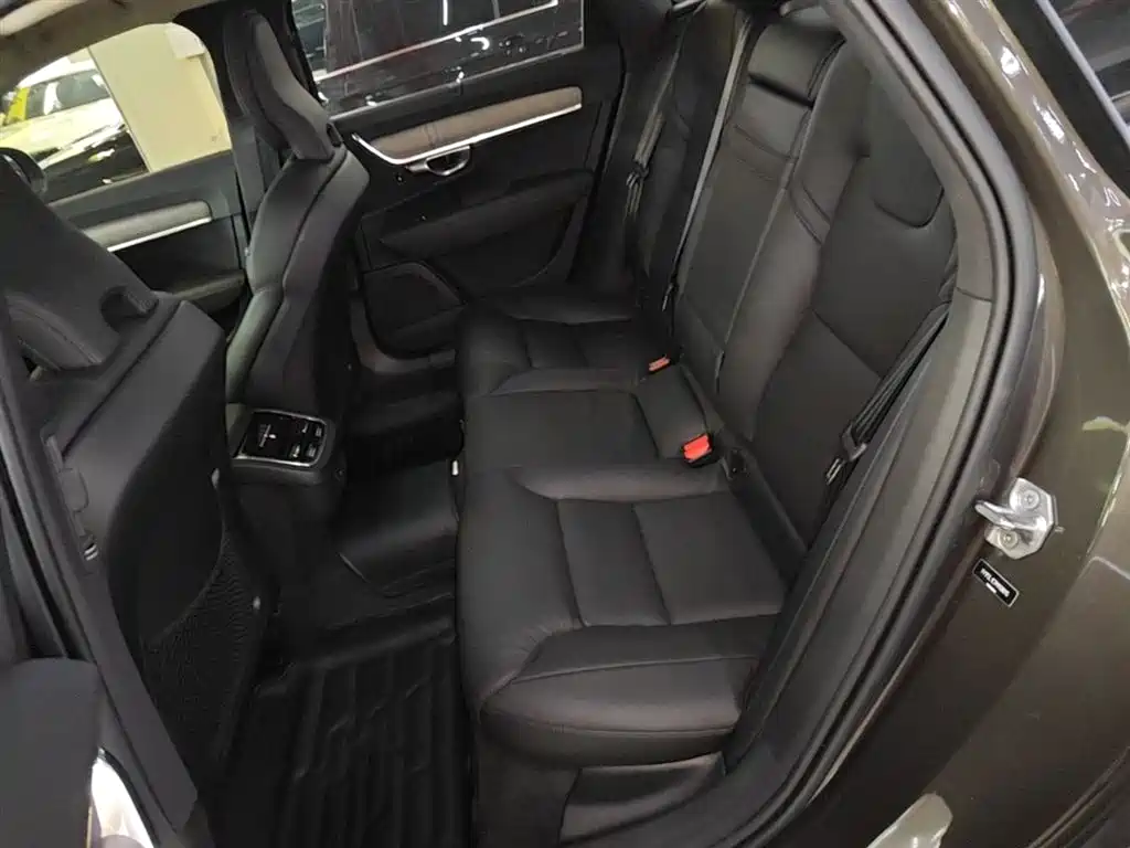 Volvo V90 2021 — фото 17