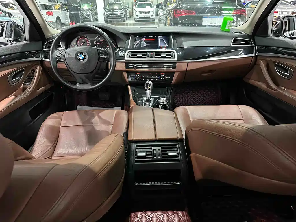 BMW 5 Series 2016 — фото 9