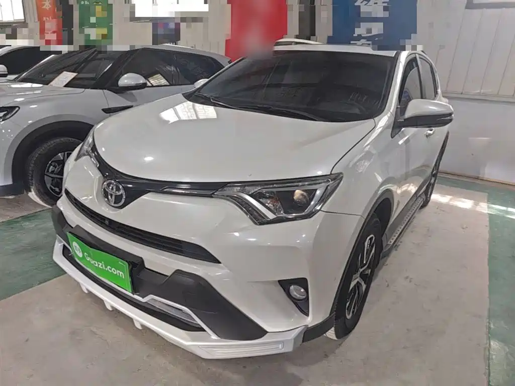 Toyota RAV4 2019 — фото 2