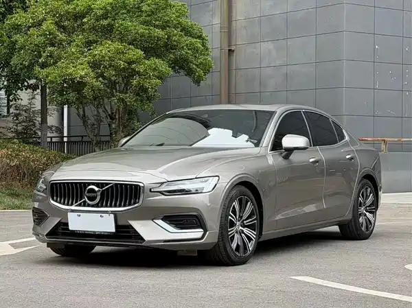 Volvo S60 2022
