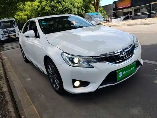 Toyota Reiz 2013