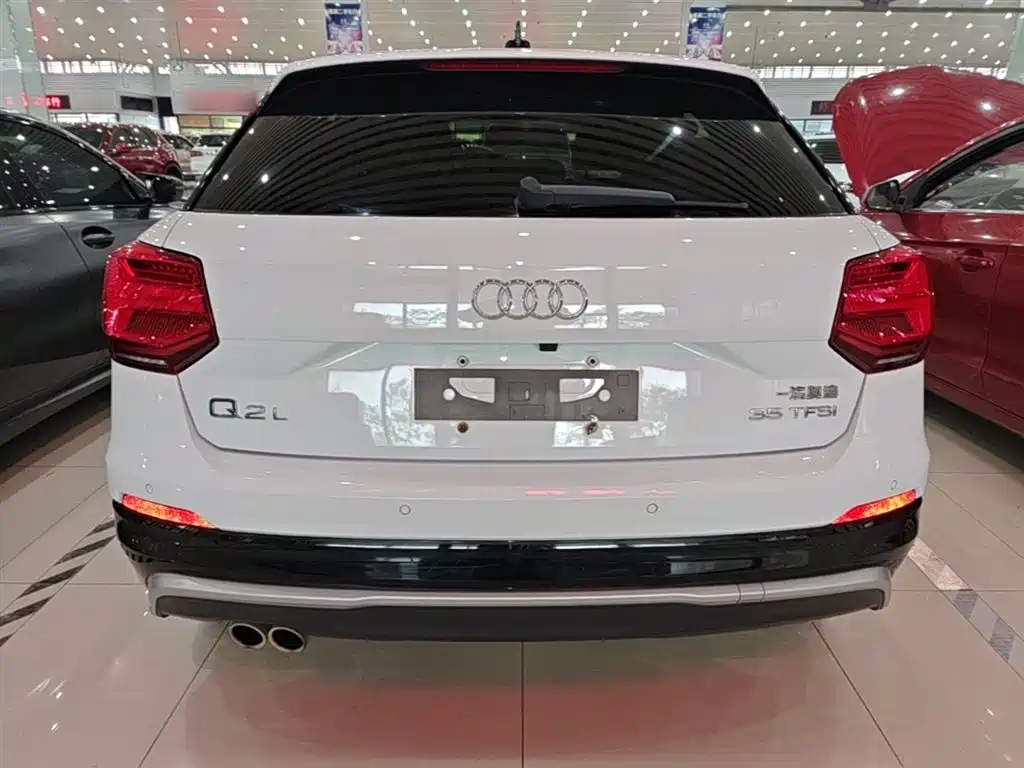 Audi Q2L 2019 — фото 6