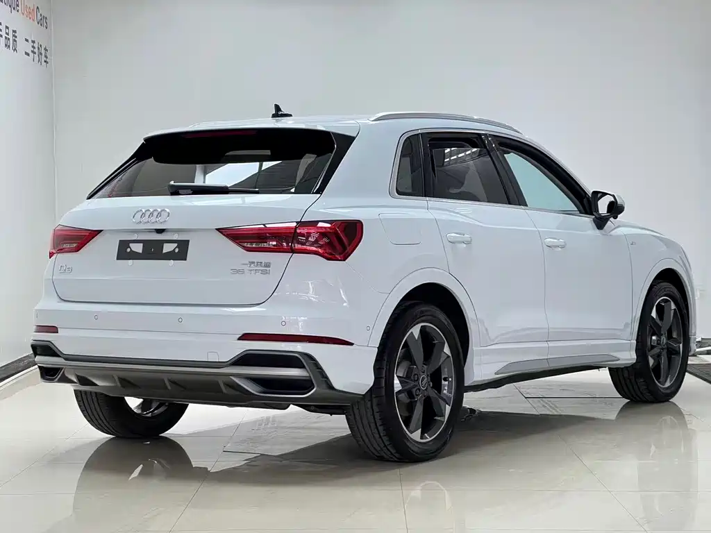 Audi Q3 2022 — фото 4