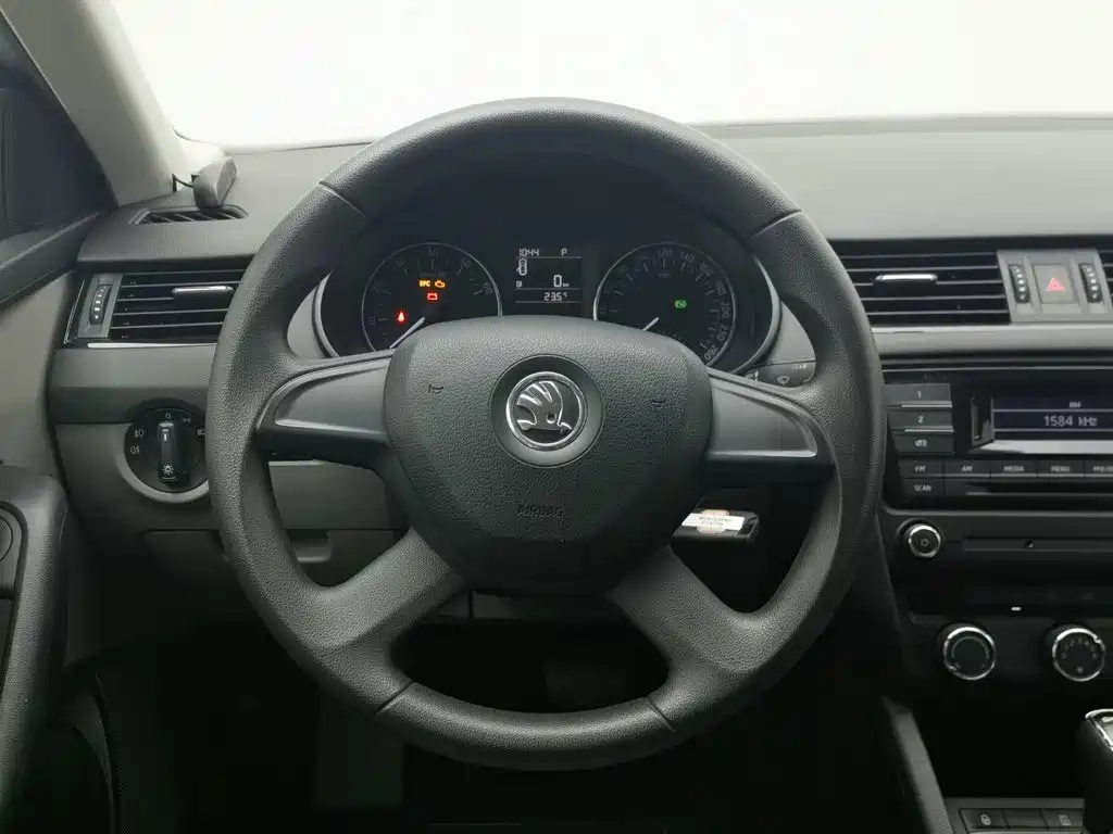 Skoda Octavia 2014 — фото 11