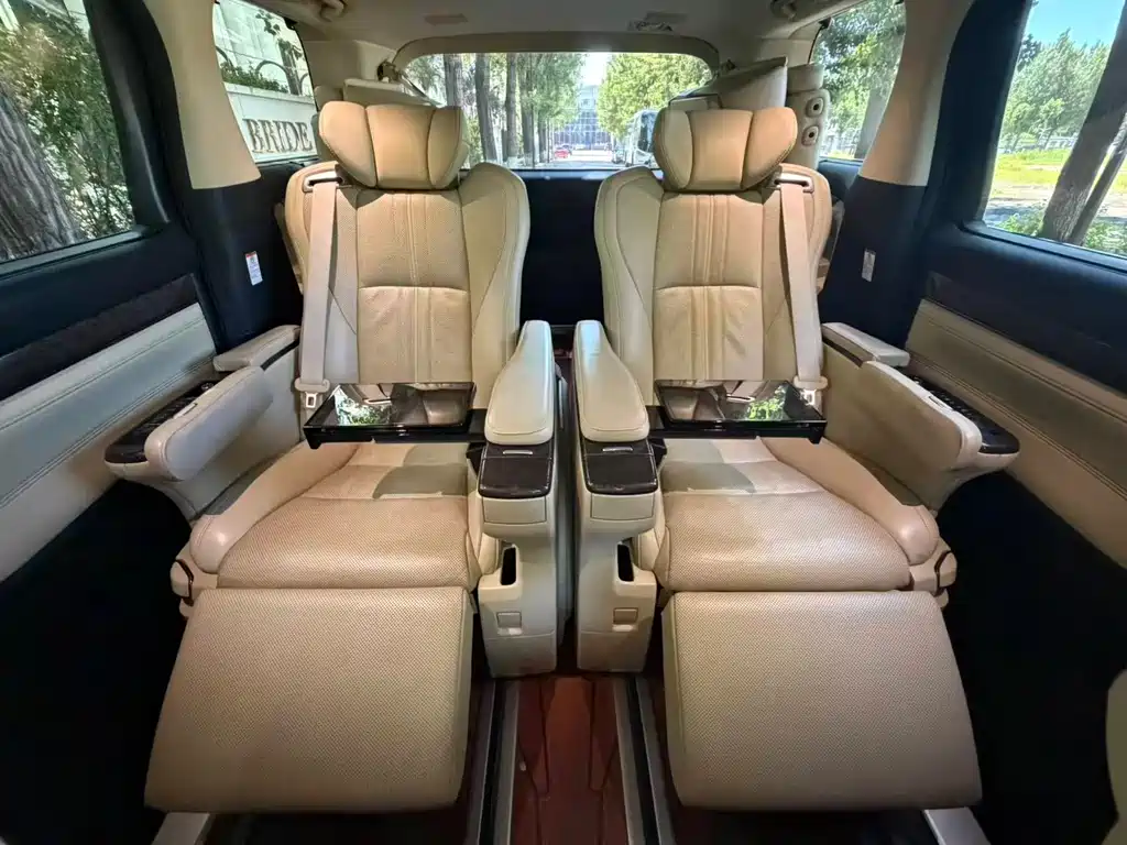 Toyota Alphard 2018 — фото 20