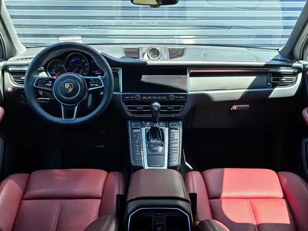 Porsche Macan 2020