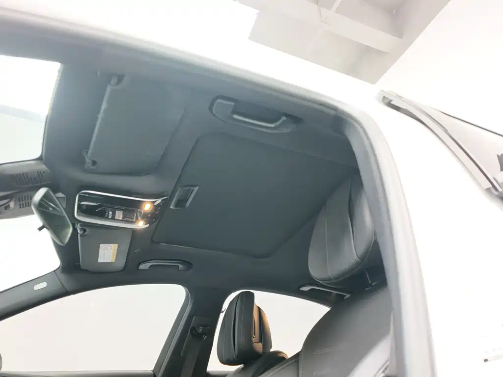 Mercedes-Benz C-Class 2023 — фото 14