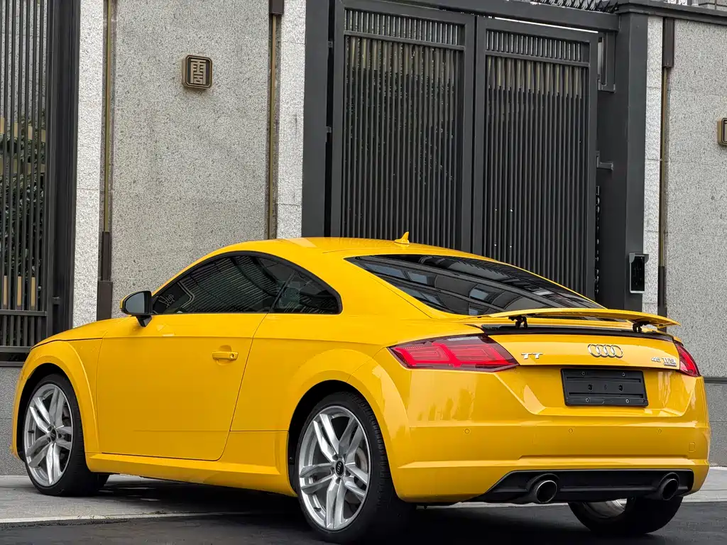 Audi TT 2015 — фото 10