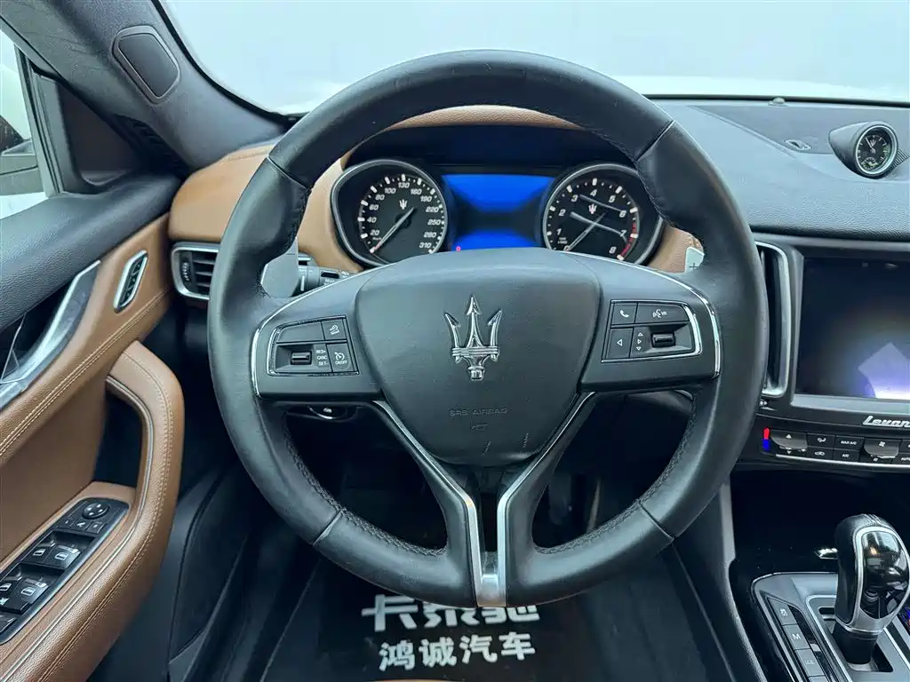 Maserati Levante 2019 — фото 15