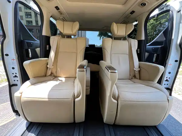 Toyota Alphard 2021