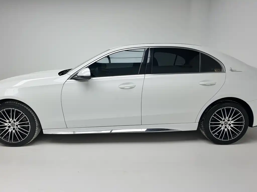 Mercedes-Benz C-Class 2023 — фото 7
