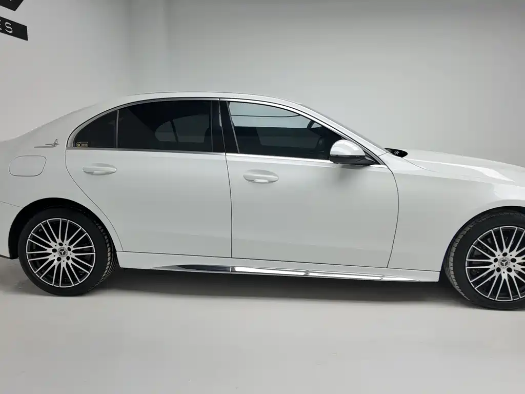 Mercedes-Benz C-Class 2023 — фото 9