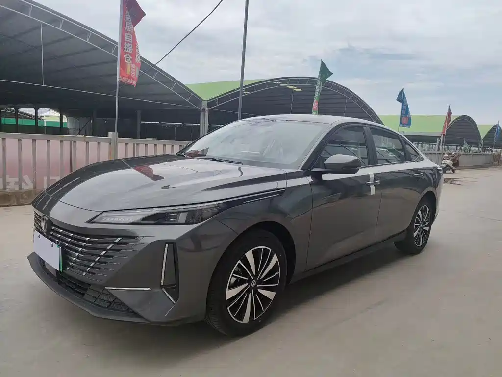Changan Eado PHEV 2026 — фото 1