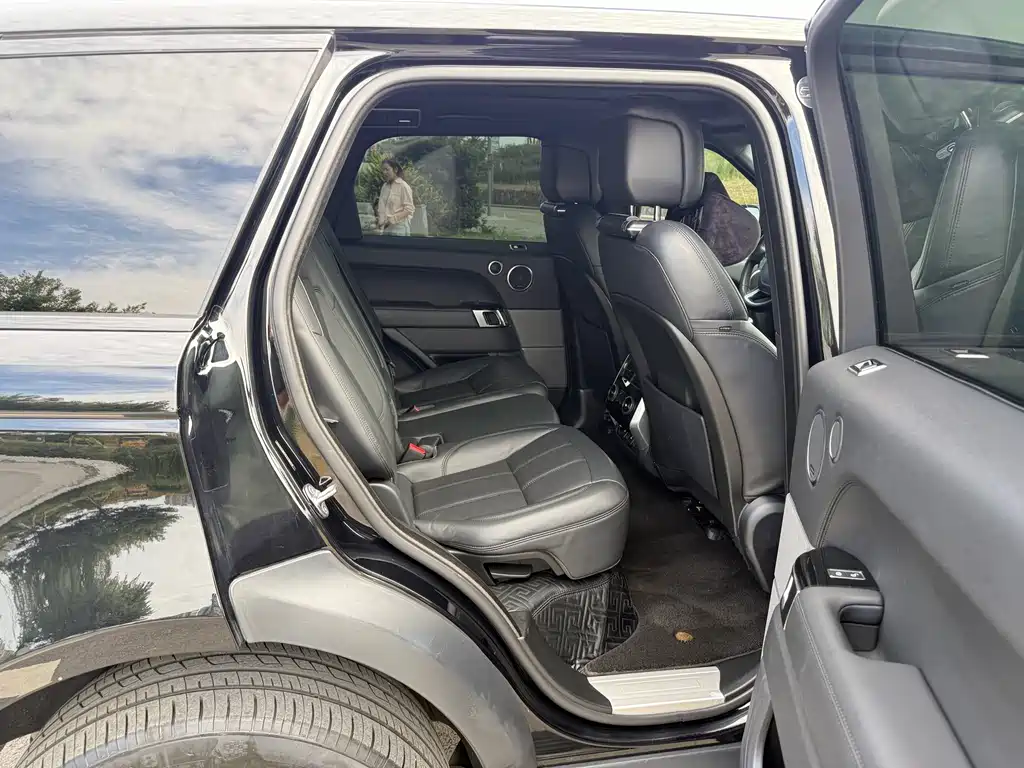 Land Rover Sport 2020 — фото 23