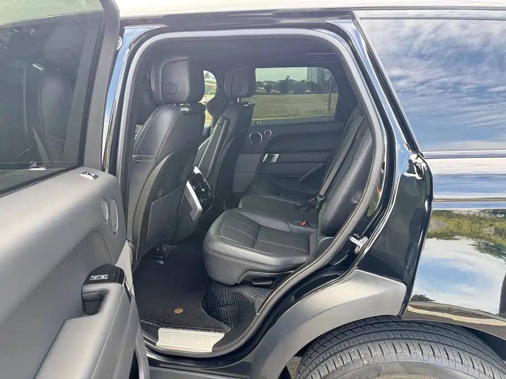 Land Rover Sport 2020 — фото 14