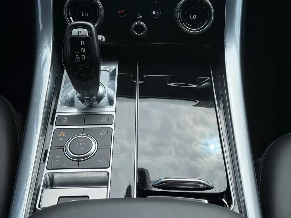 Land Rover Sport 2020 — фото 21