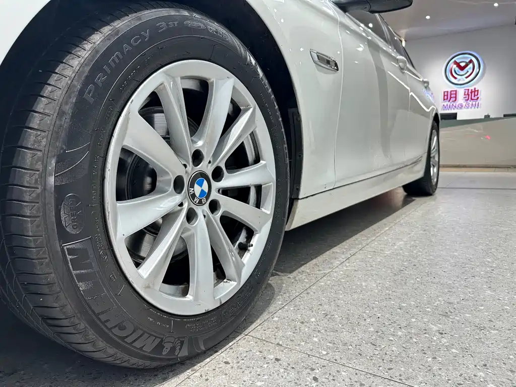 BMW 5 Series 2016 — фото 28