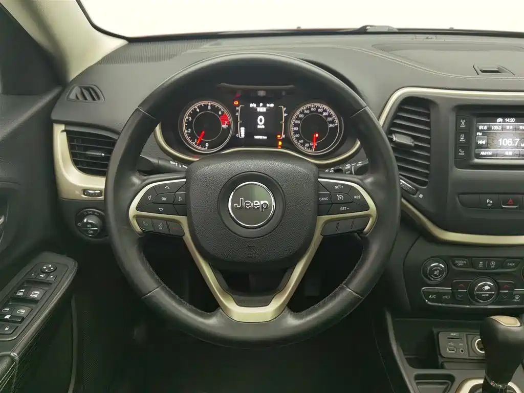 Jeep Cherokee 2015 — фото 11