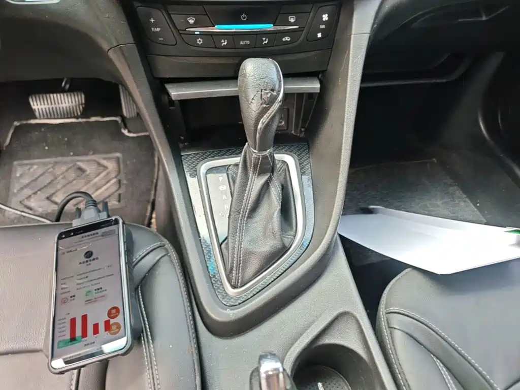 Buick Excelle 2015 — фото 14