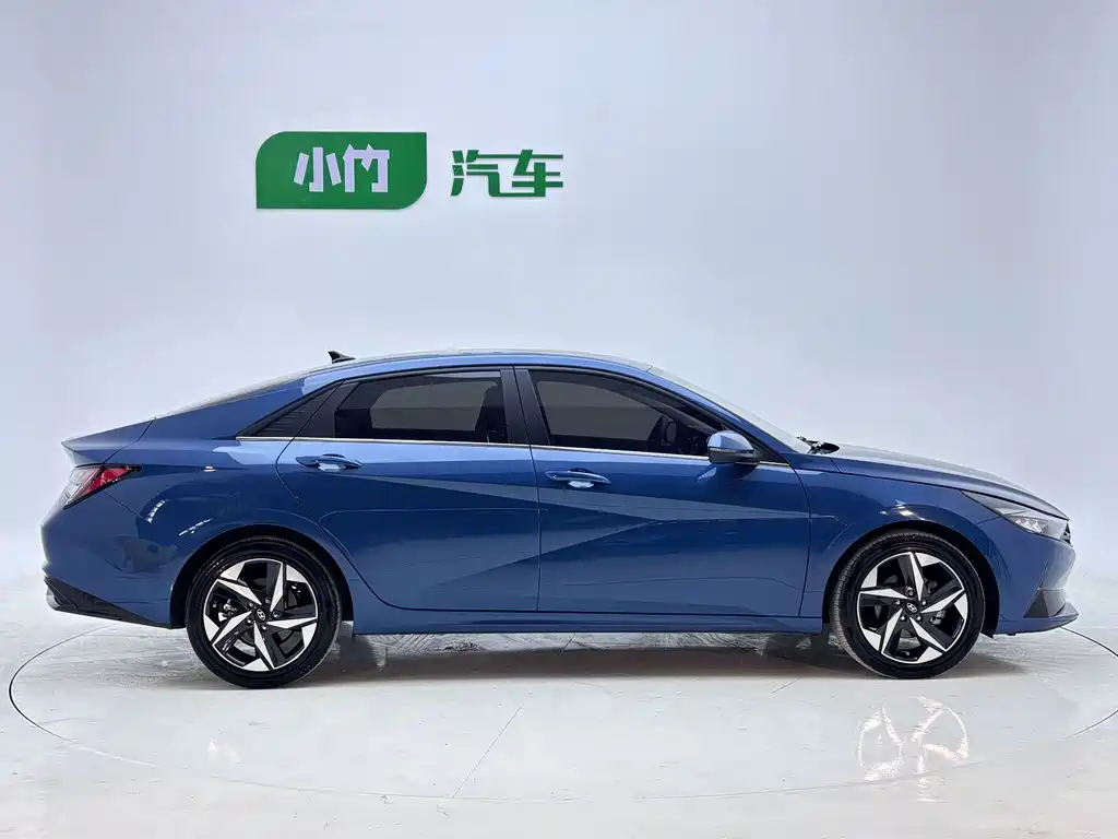Hyundai Elantra 2022 — фото 8