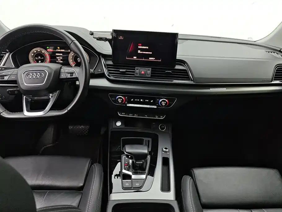 Audi Q5L 2021 — фото 12
