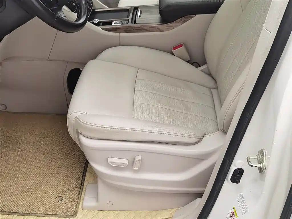 GAC Motor Trumpchi M8 2018 — фото 20