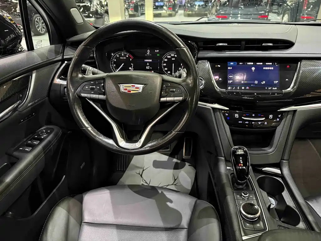 Cadillac XT6 2021 — фото 15