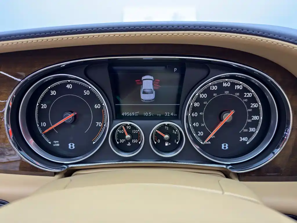 Bentley Flying Spur 2019 — фото 13
