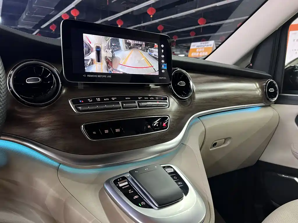 Mercedes-Benz V-Class 2022 — фото 10