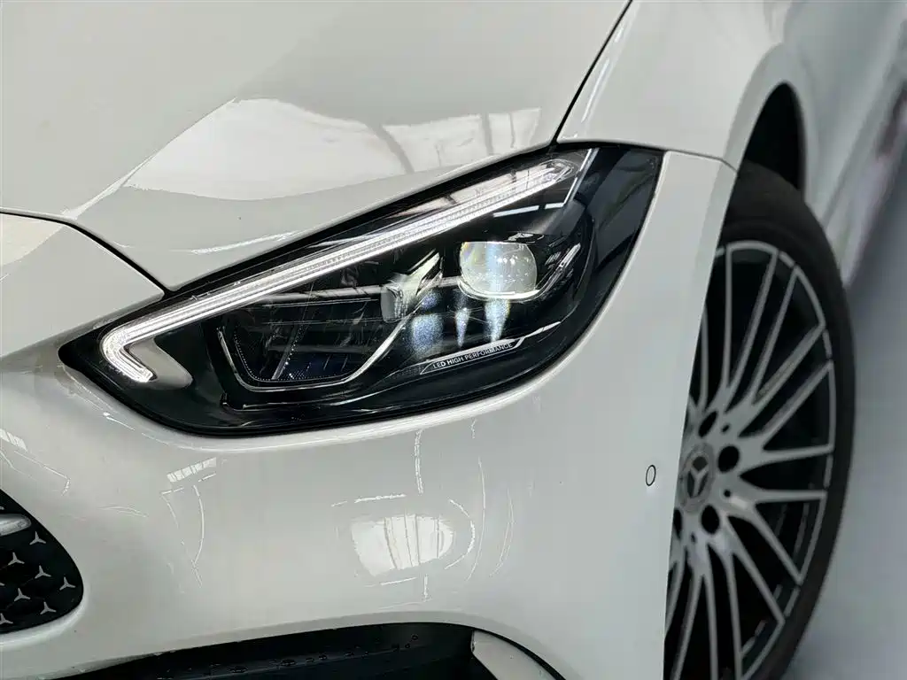 Mercedes-Benz C-Class 2025 — фото 3